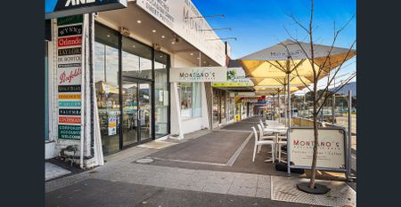 $590/w 3 Bed 2 Bath 3 WC Prime Location Superior Convenience - Photo 2