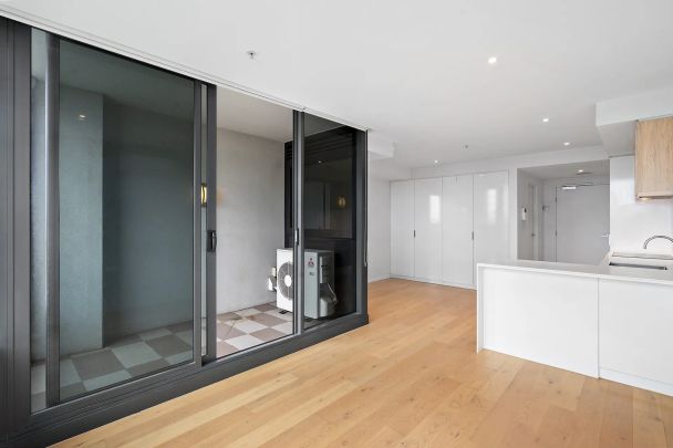 Sky-high style and serenity with resort-style on-site amenities - Photo 1