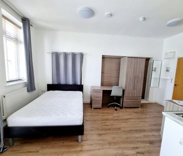 Studio to rent - Photo 5