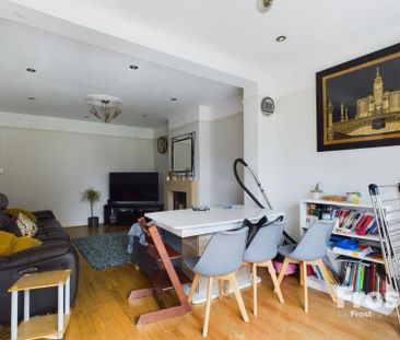 Park Avenue, Staines-Upon-Thames, Middlesex,TW18 - Photo 1