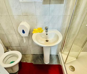 Studio to rent - Photo 6