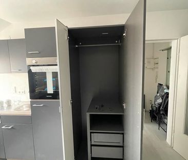 Top Möblierte Einzimmerwohnung mit Badewanne - Photo 1