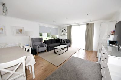 2 bedroom House in Park Edge Close, Leeds - Photo 4