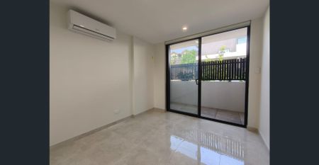 Selection of brand new studio apartments - Available Now - Photo 5