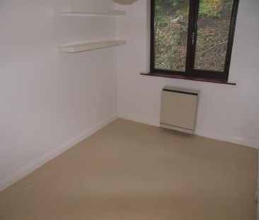 29, Bolton Grange, Yeadon, Leeds, West Yorkshire, LS19 7FR - Photo 5