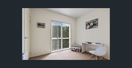 BEACH ON YOUR DOOR STEP! - Photo 5