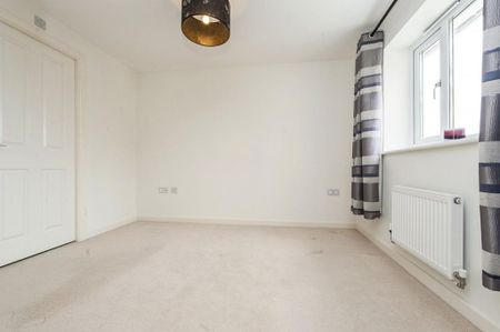 4 bedroom detached house to rent - Photo 3