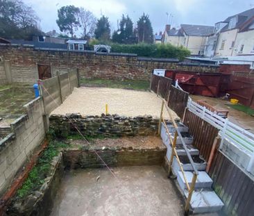 1 bedroom in a house share to rent - Photo 4