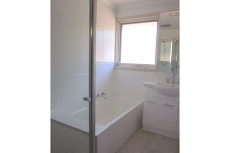 Unit 2/11 Redhill Avenue, Burwood East. - Photo 5