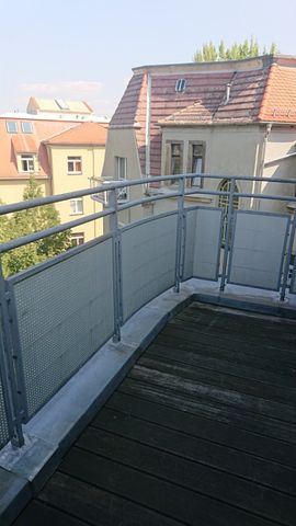 Lichtdurchflutete 2-Zimmer-Maisonette mit Einbauküche und Balkon direkt an der TU Dresden! - Foto 2