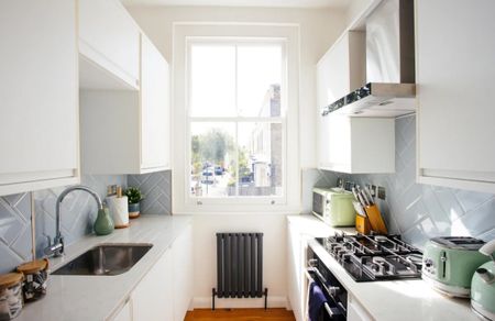 Room in a Shared Flat, Lincoln Avenue, SW19 - Photo 3