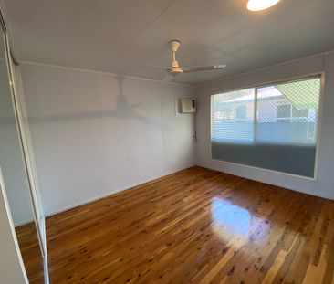 WELL PRESENTED 3 BEDROOM HOME BACKING ONTO A SERENE NATURE RESERVE! - Photo 2