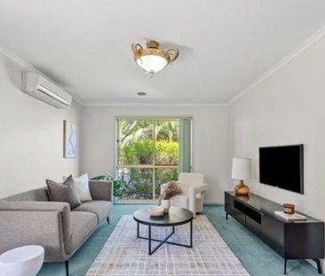 Sydenham - Photo 1