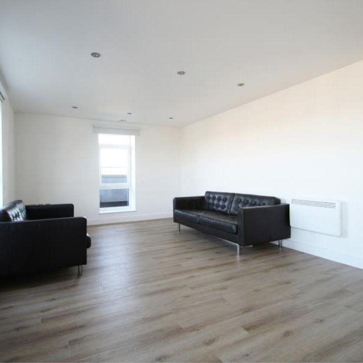 2 bed penthouse to rent in Ballantyne Drive - Photo 1