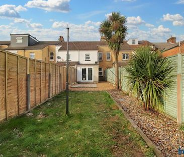 2 bedroom terraced house to rent - Photo 2