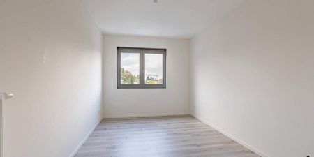 Duplex te huur in Hove voor € 1.500 met 3 slaapkamers - Photo 2