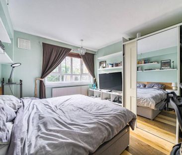 3 bedroom flat to rent - Photo 4