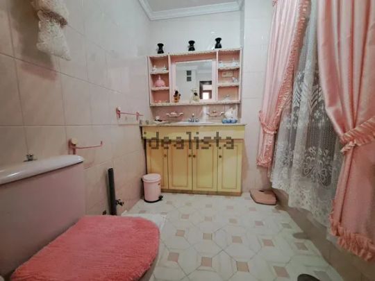 Alquiler de piso en Calle Velarde - Photo 1