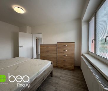 NA PRENÁJOM: 3-izbový byt s balkónom, vlastným kúrením a ohrevom vo... – Fotografia 2