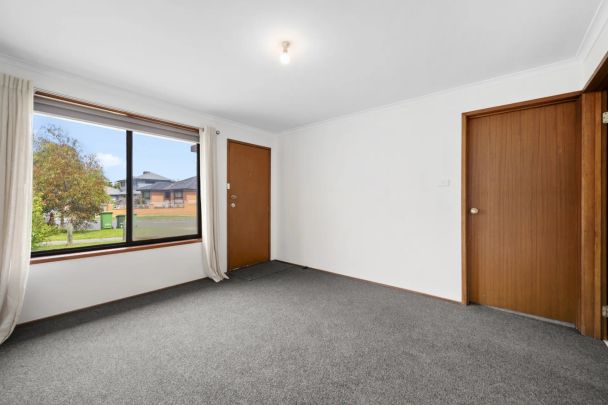 Spacious, Well Presented 2- Bedroom Unit - Photo 1