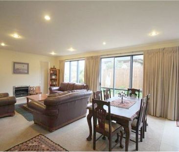 Private 4 Bedroom House - Photo 4