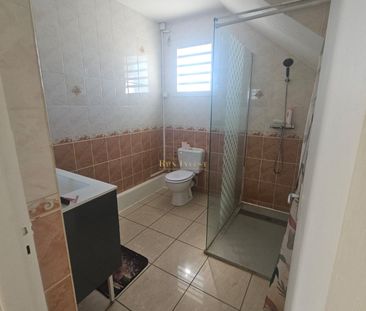 Location Maison 4 pièces 89m² ST ANDRE 97440 - Photo 3
