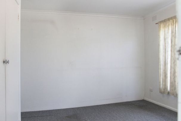 TIDY ONE BEDROOM UNIT CLOSE TO THOMPSON ROAD - Photo 1