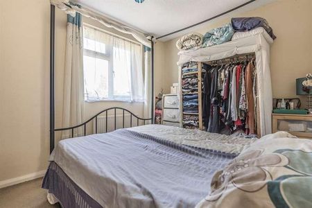 Chaffinch Close, Woosehill, Wokingham, RG41 - Photo 3