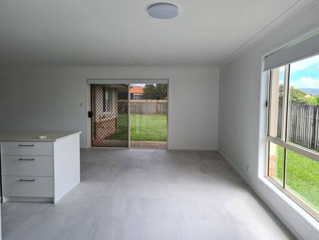 Spacious Three Bedroom Family Friendly Home Located in Mudgeeraba - Photo 2