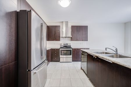 For Lease - 1161 Nugent Court, Oshawa, Ontario - Photo 5