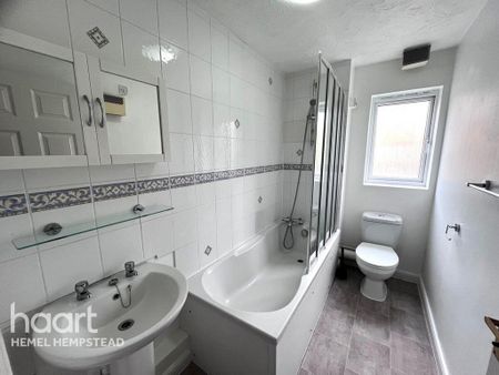 2 bedroom apartment to rent - Photo 3