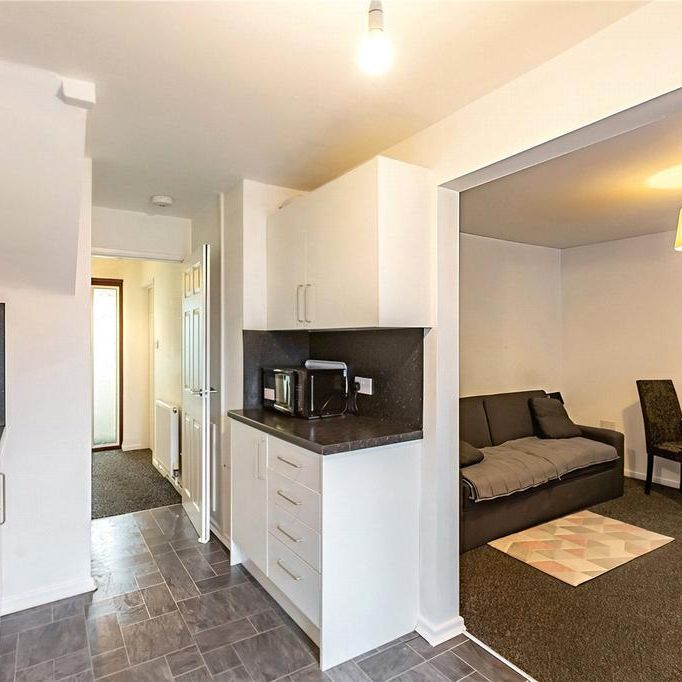 3 bedroom terraced house to rent - Photo 1
