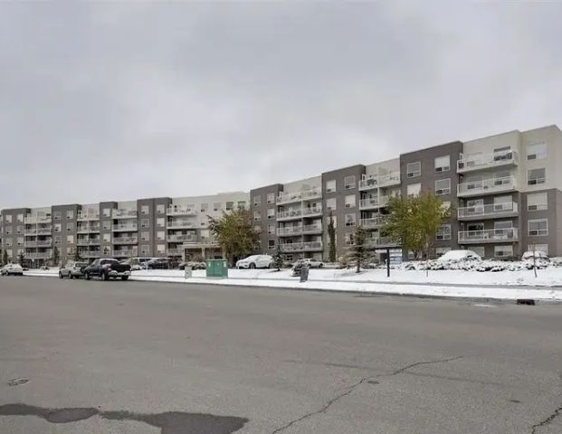 Bright and clean west Edmonton 3 bedroom condo, underground parking for rent!!! | 17404 64 Avenue Northwest, Edmonton - Photo 1