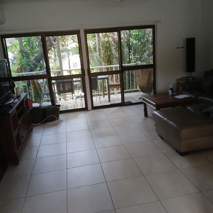 Port Douglas - Photo 1