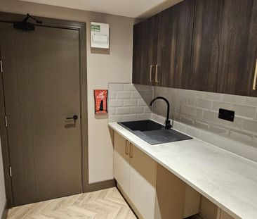 The Fairway, Northolt UB5, London - Photo 2