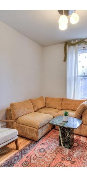 Spacieux 4 1/2 au dernier étage d'un triplex - Photo 1