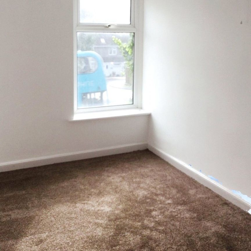 Leeds Road, Bradley, Huddersfield, HD2 - Photo 1