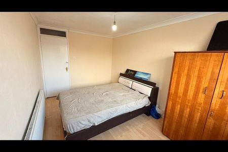 Room in a Shared House, Swindon Close, IG3 - Photo 3