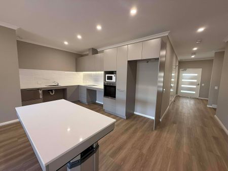 Perfect for Sda Living, Fifo Workers, or a Group Seeking Independent yet Shared Accommodation. - Photo 4