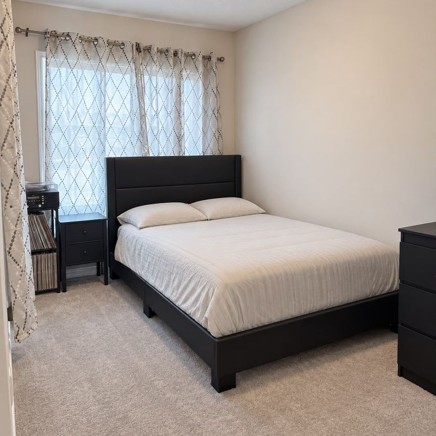For Lease - 10 Morrison Crescent, Whitby, Ontario - Photo 1