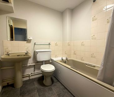 Regatta Court, Oyster Row, Cambridge - Photo 6