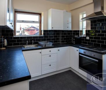 4 bedroom semi-detached house to rent - Photo 6