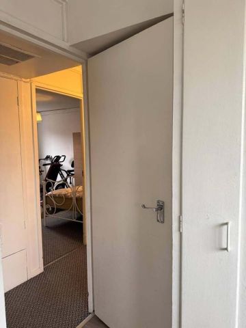 Room in a Shared Flat, Harts Lane, IG11 - Photo 3