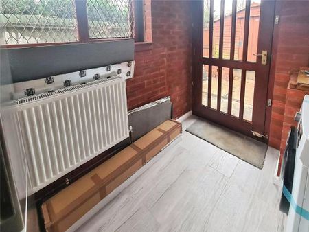 3 bedroom semi-detached house to rent - Photo 5