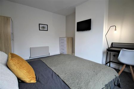 2 bedroom terraced house to rent - Photo 3