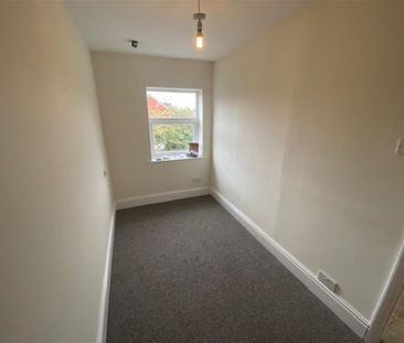 2 bedroom House To Let - Photo 4