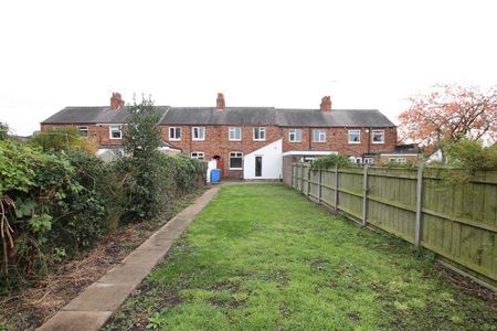 3 bedroom terraced house to rent - Photo 3