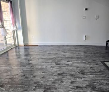 For Lease - 6 Burnsborough Street, Ajax, Ontario - Photo 6