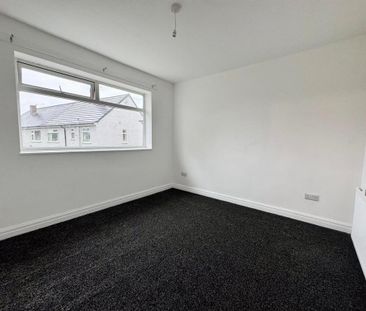 2 bedroom end of terrace house to rent - Photo 3