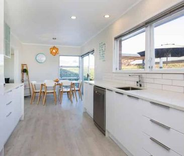 4 Bedrooms in Botany Downs - Photo 4